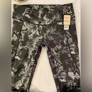 Calia by Carrie Underwood, size large, print leggings